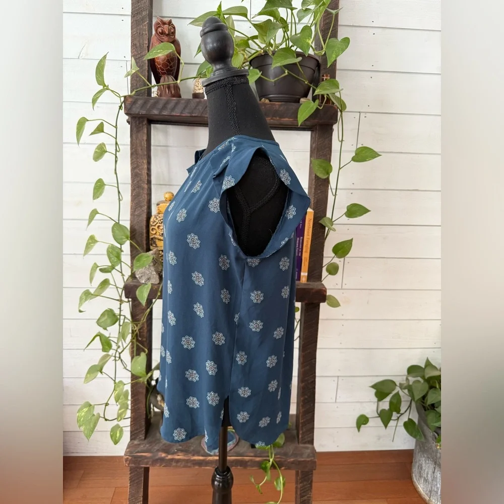 Loft Floral Blue Women's Flutter Sleeve Top - Picture 14 of 14